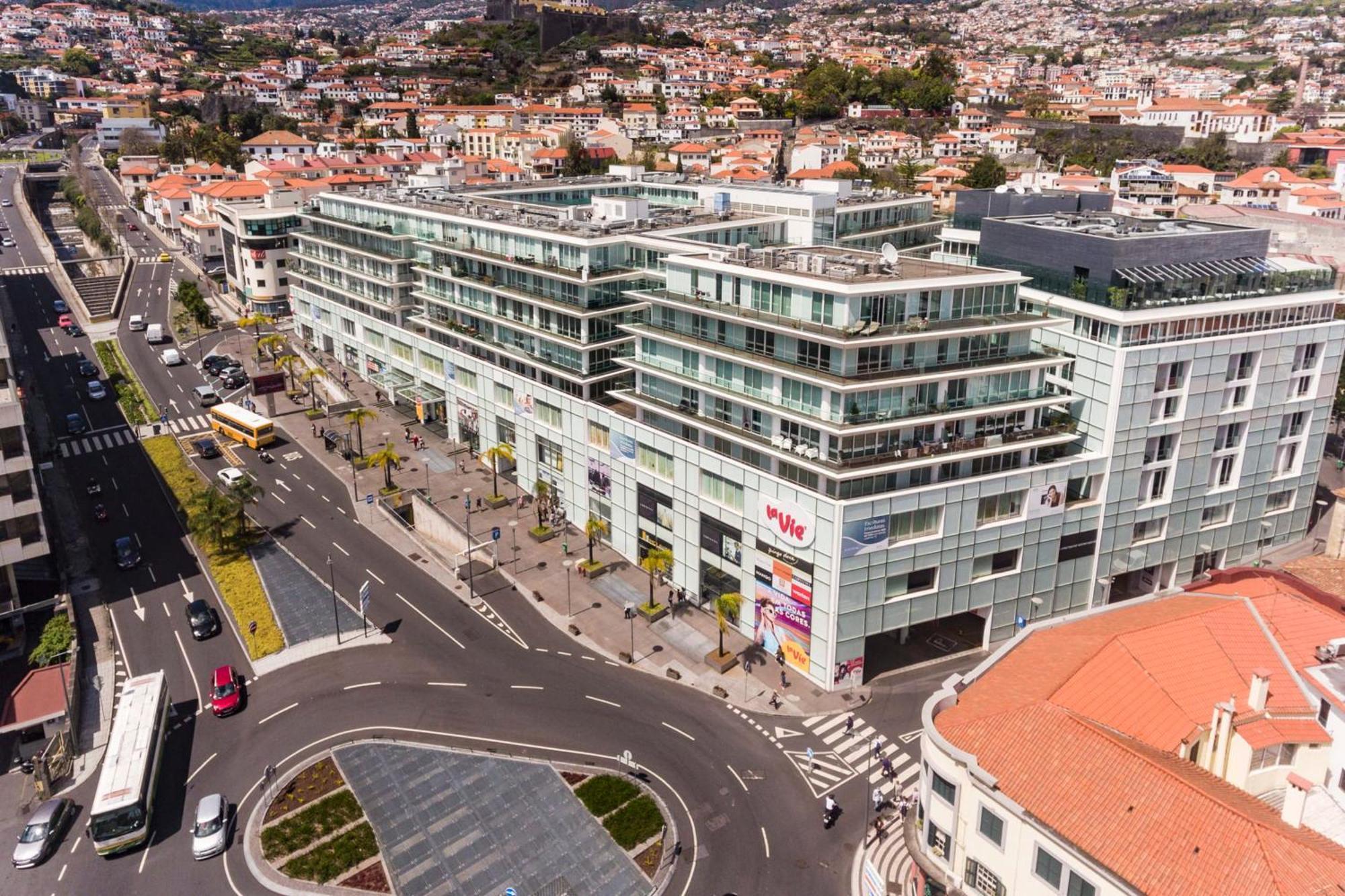 The Plaza By An Island * Funchal (Madeira)
