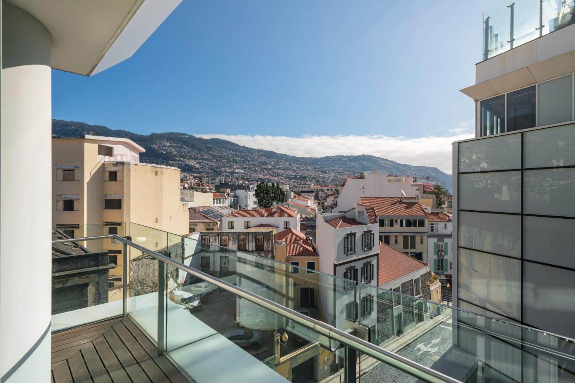 The Plaza By An Island * Funchal (Madeira)